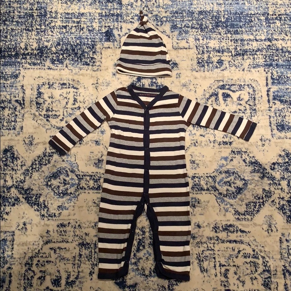 3 Burt’s Bees Baby nighties with nightcaps